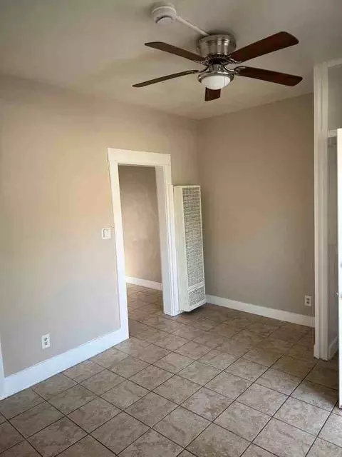 420 W G St, Wilmington, CA 90744 photo 5