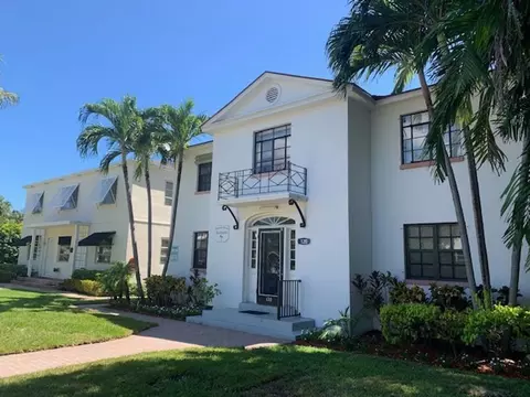120 N Palmway, Lake Worth, FL 33460