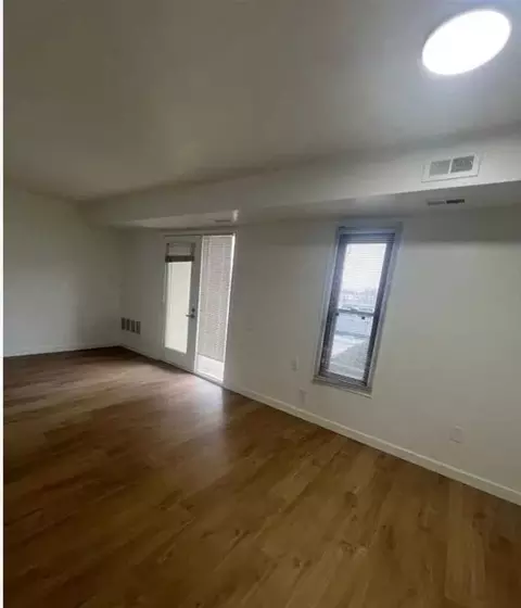30535 W 14 Mile Rd, Farmington Hills, MI 48334