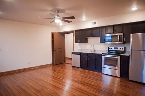 529 E Cherry St, Springfield, MO 65806 photo 2