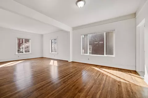 203 W Comstock St, Seattle, WA 98119