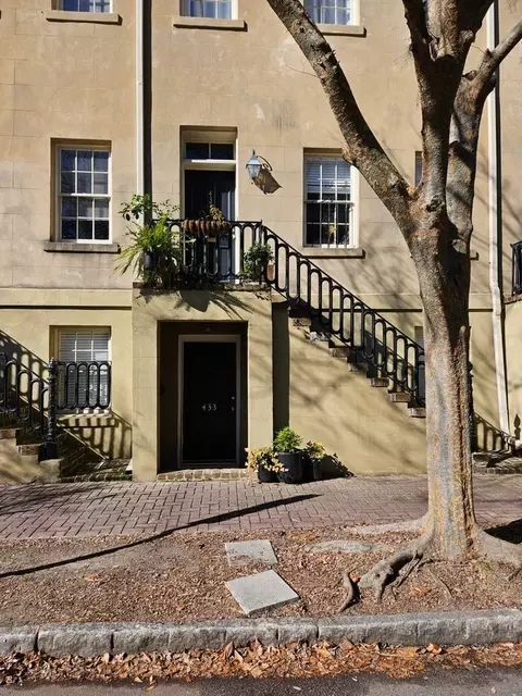 435 Barnard St, Savannah, GA 31401