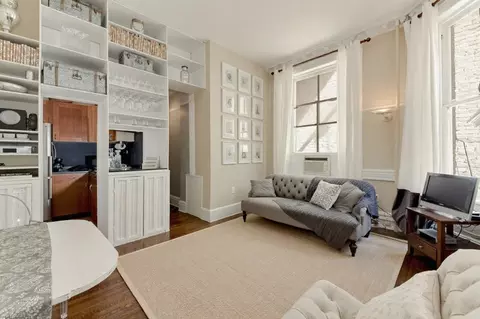 1425 P St NW, Washington, DC 20005 photo 2