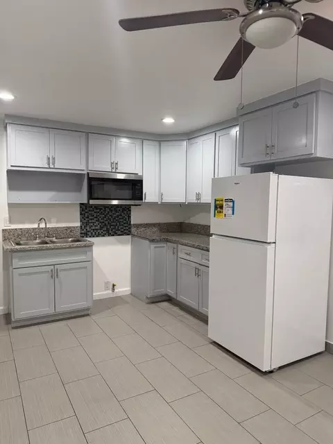 8677 Dearborn Ave, South Gate, CA 90280