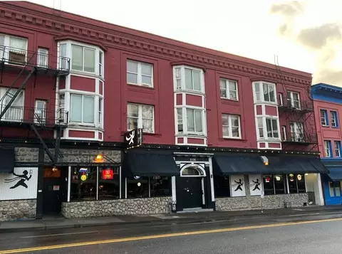 1731 W Burnside St, Portland, OR 97209