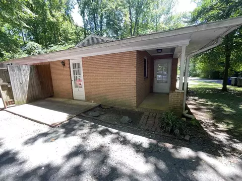 2115 Brookhurst St, Winston Salem, NC 27106
