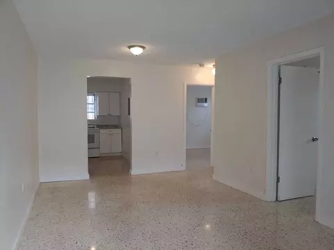 1045 NW 1st St, Miami, FL 33128