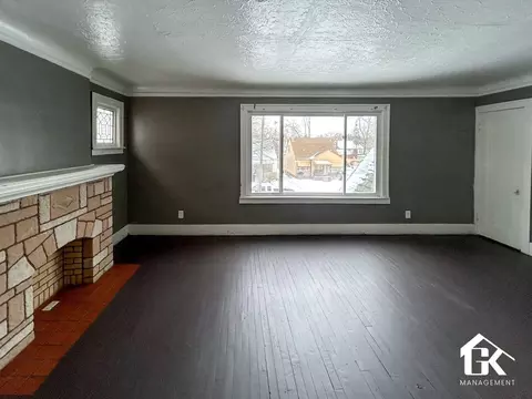 6885 Mettetal St, Detroit, MI 48228