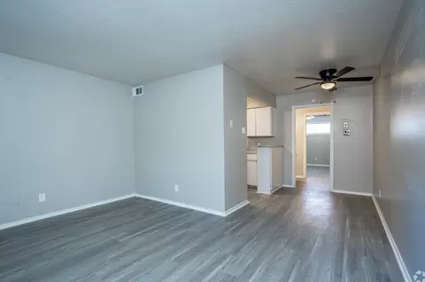 410 N International Rd, Garland, TX 75042