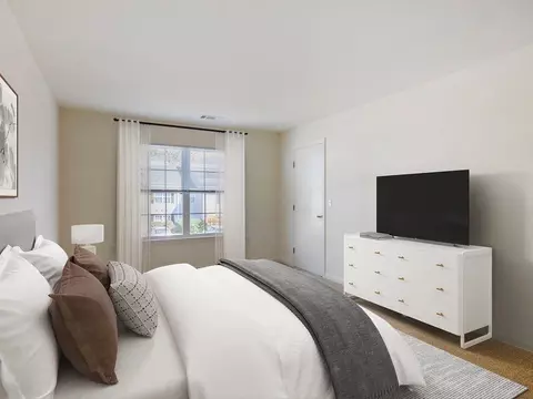 313 Avalon Cir, Smithtown, NY 11787 photo 4