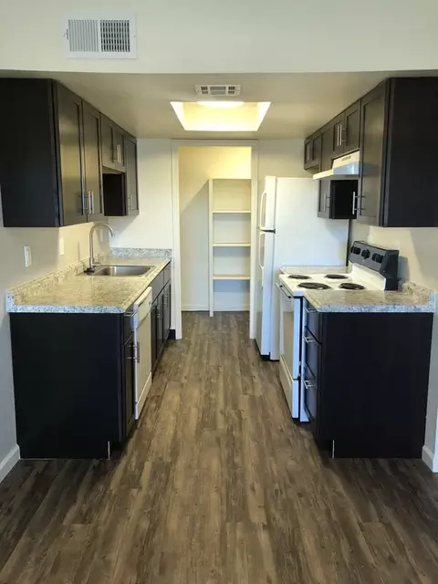 633 W 1st Ave, Mesa, AZ 85210