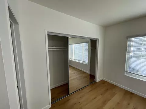 25 Navy St, Los Angeles, CA 90291