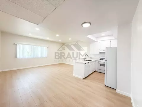 11459 Collins St, Los Angeles, CA 91601