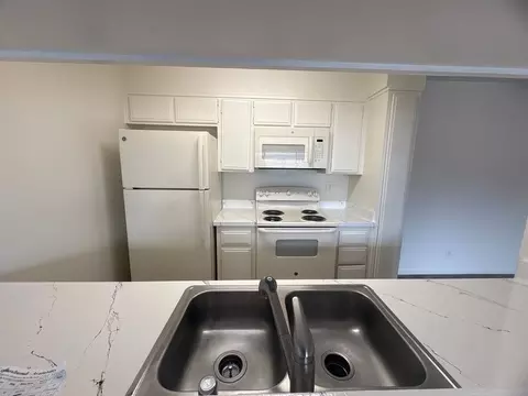 1750 Stokes St, San Jose, CA 95126