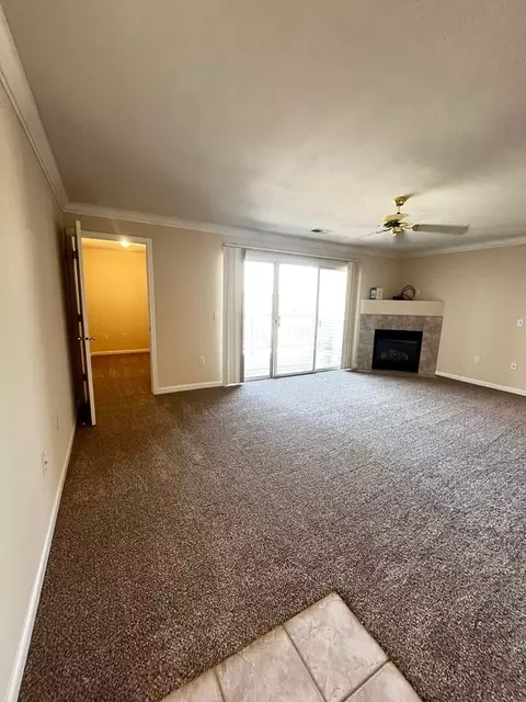Hillsborough Dr, Omaha, NE 68164