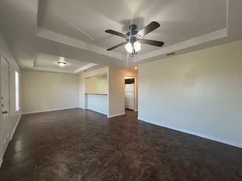 1204 E Lyon St, Laredo, TX 78040 photo 4