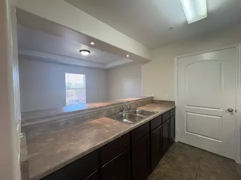 1204 E Lyon St, Laredo, TX 78040 photo 6