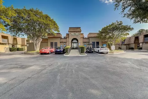 100 Manchester Dr, Euless, TX 76039 photo 2