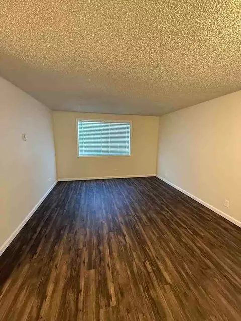 130 Stanford Dr, Mount Vernon, WA 98273