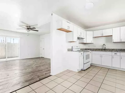 7020 N 75th Ave, Glendale, AZ 85303