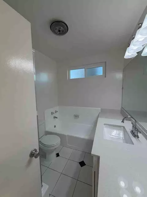 144 S Doheny Dr, Los Angeles, CA 90048