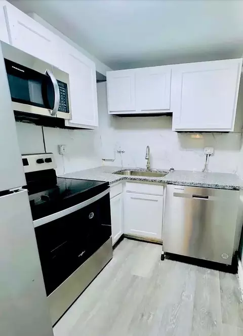 815 S Cobb Dr SE, Marietta, GA 30060