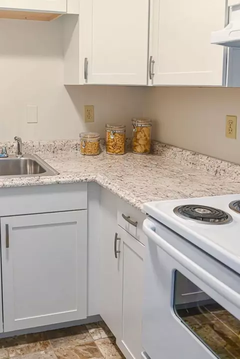 1 Maplewood Ln, Concord, NH 03303