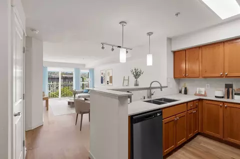 1215 Dexter Ave N, Seattle, WA 98109 photo 15
