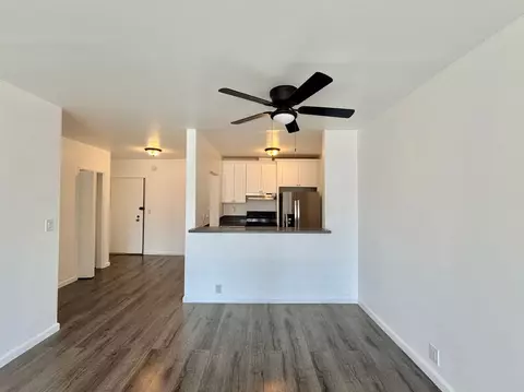 12325 Chandler Blvd, Los Angeles, CA 91607