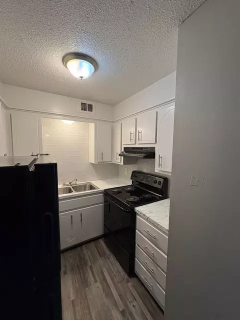 2502 N Rockwell Ave, Bethany, OK 73008