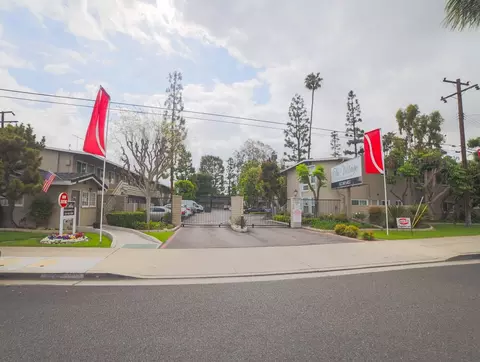 8840 Lindell Ave, Downey, CA 90240