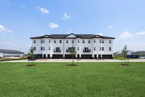 402 Fast Ln, Cedar Falls, IA 50613