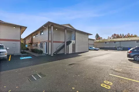 14948 SE Stark St, Portland, OR 97233
