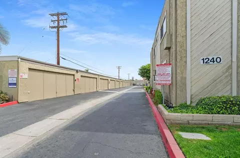 1240 N State College Blvd, Anaheim, CA 92806