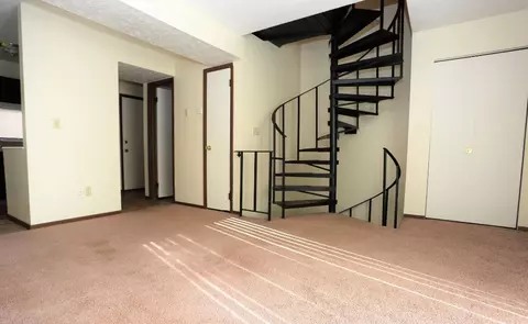 720 Pine Knolls Dr, Akron, OH 44310 photo 20