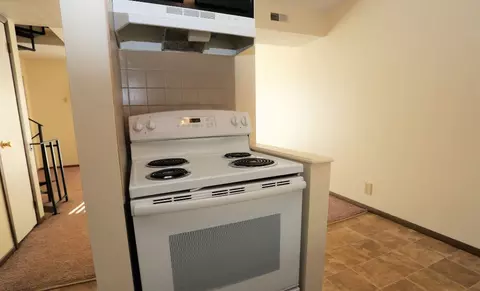 720 Pine Knolls Dr, Akron, OH 44310 photo 18
