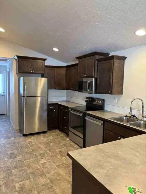 51580 Stillwell St, La Pine, OR 97739 photo 2