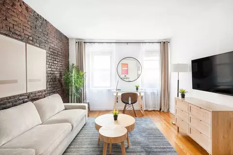 200 E 11th St, New York, NY 10003