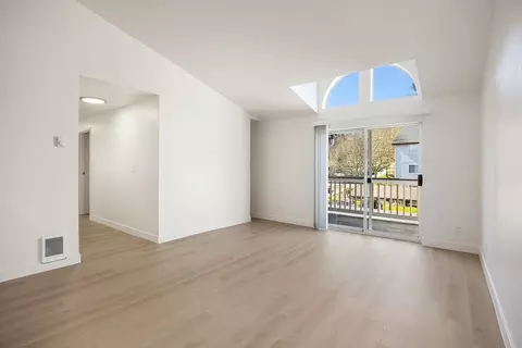 327 S 177th Pl, Burien, WA 98148