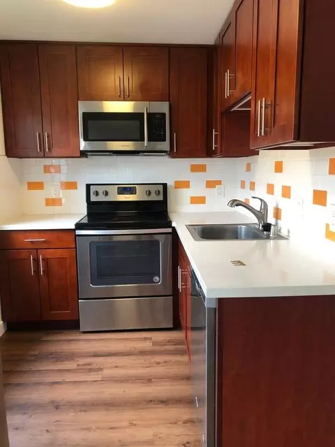 411 Harvard Ave E, Seattle, WA 98102