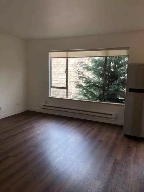 411 Harvard Ave E, Seattle, WA 98102