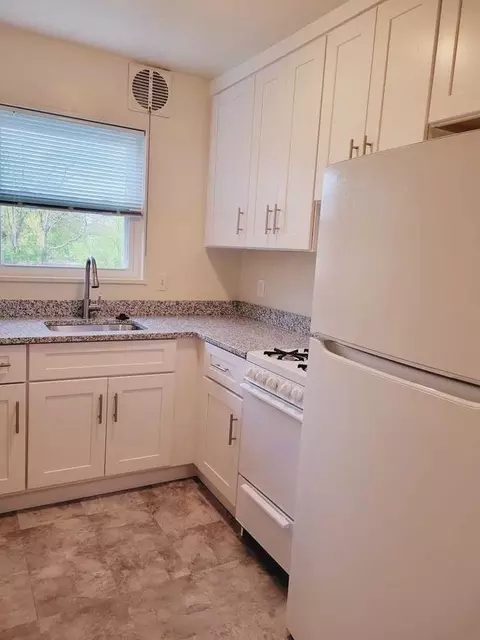 5875 Monticello Rd, Alexandria, VA 22303