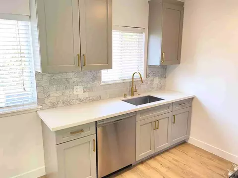 2604 Aviation Blvd, Redondo Beach, CA 90278