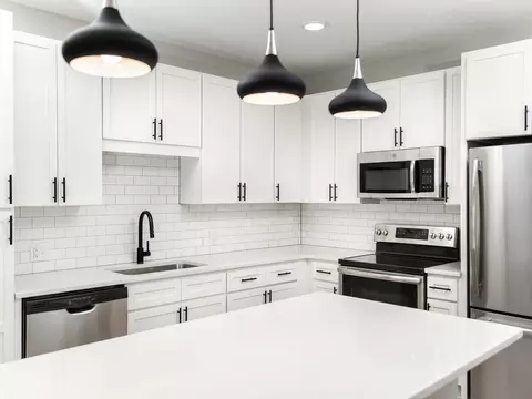2250 Hawkins St, Charlotte, NC 28203 photo 2