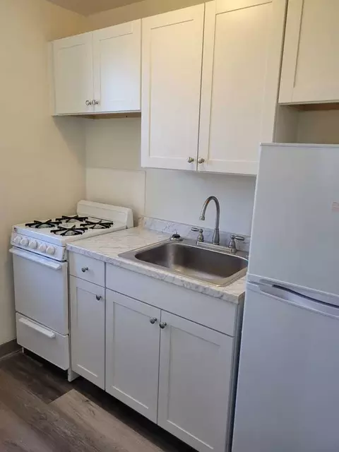 3304 Brownsville Rd, Brentwood, PA 15227