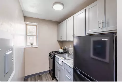 1526 Parkline Dr, Pittsburgh, PA 15227