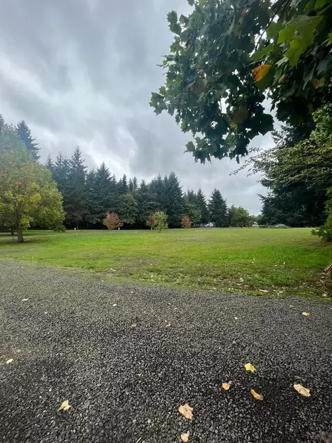 1625 River Loop 1, Eugene, OR 97404