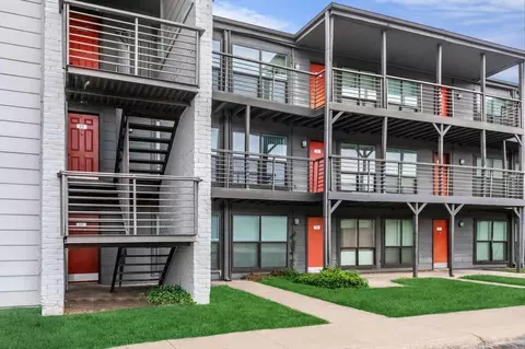 3035 W Pentagon Pkwy, Dallas, TX 75233 photo 12