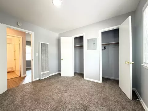 118 S 8th St, Council Bluffs, IA 51501
