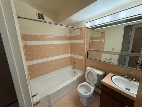 2233 N Summit Ave, Milwaukee, WI 53202 photo 30